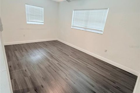 House in Saint Petersburg, Florida 5 bedrooms, 237.92 sq.m. № 2314374 - photo 21
