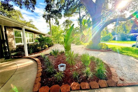 House in Saint Petersburg, Florida 5 bedrooms, 237.92 sq.m. № 2314374 - photo 5