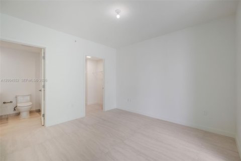 Снять в аренду кондоминиум в Майами, Флорида 1 спальня, 62.24м2, № 2145899 - фото 9