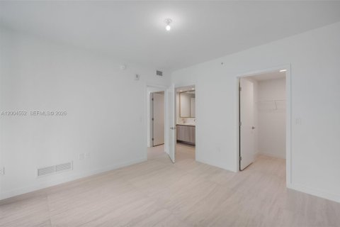 Снять в аренду кондоминиум в Майами, Флорида 1 спальня, 62.24м2, № 2145899 - фото 10
