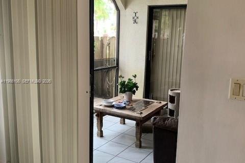 Снять в аренду таунхаус в Уэстон, Флорида 3 спальни, 144.93м2, № 2048120 - фото 19