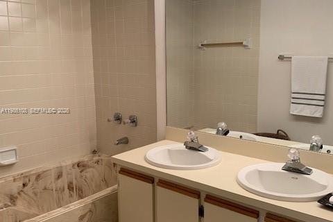 Снять в аренду таунхаус в Уэстон, Флорида 3 спальни, 144.93м2, № 2048120 - фото 12