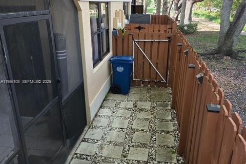 Снять в аренду таунхаус в Уэстон, Флорида 3 спальни, 144.93м2, № 2048120 - фото 18