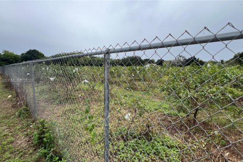 Immobilier commercial à vendre à Miami-Dade, Floride № 2048825 - photo 18