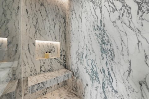 Condo in Miami Beach, Florida, 3 bedrooms  № 1948120 - photo 16