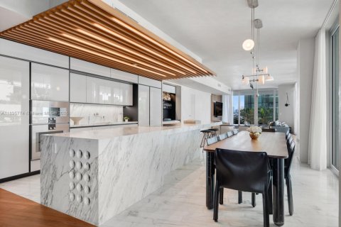 Condo in Miami Beach, Florida, 3 bedrooms  № 1948120 - photo 6