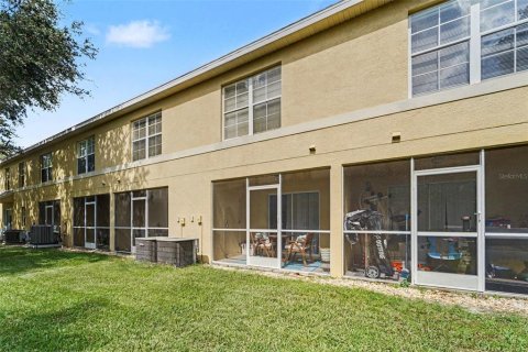 Townhouse in Zephyrhills, Florida 2 bedrooms, 145.02 sq.m. № 2222711 - photo 22