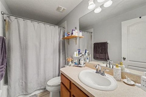 Townhouse in Zephyrhills, Florida 2 bedrooms, 145.02 sq.m. № 2222711 - photo 6