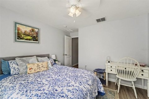 Townhouse in Zephyrhills, Florida 2 bedrooms, 145.02 sq.m. № 2222711 - photo 17