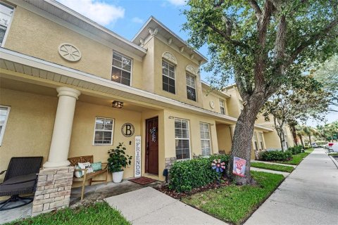Townhouse in Zephyrhills, Florida 2 bedrooms, 145.02 sq.m. № 2222711