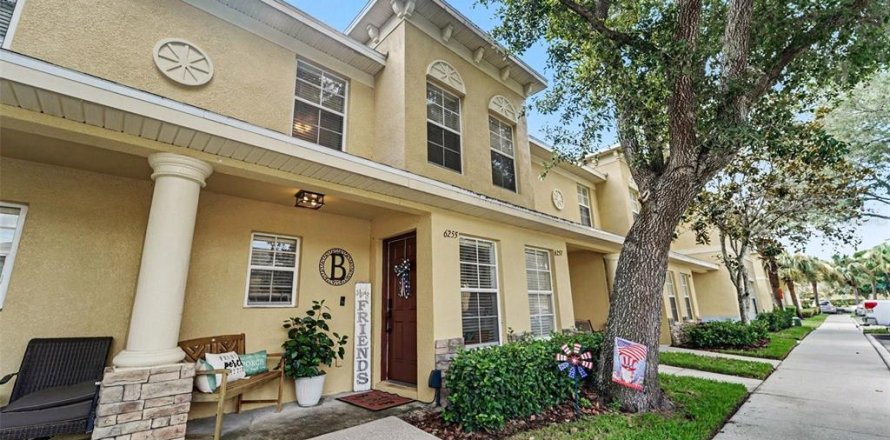 Townhouse in Zephyrhills, Florida 2 bedrooms, 145.02 sq.m. № 2222711
