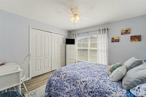Townhouse in Zephyrhills, Florida 2 bedrooms, 145.02 sq.m. № 2222711 - photo 18