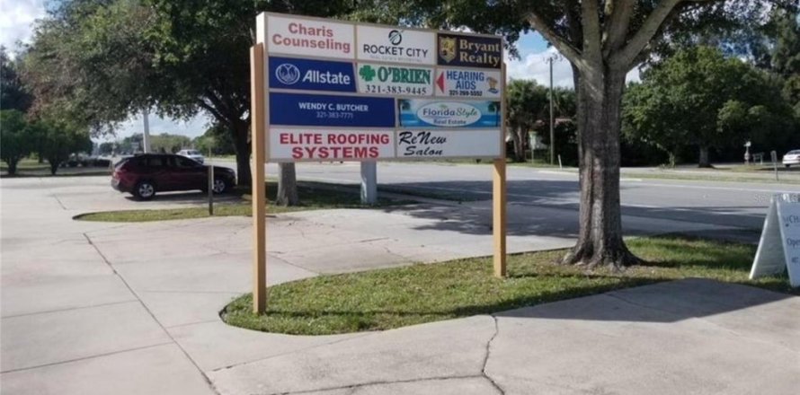 Immobilier commercial à Titusville, Floride 40.41 m2 № 1906369