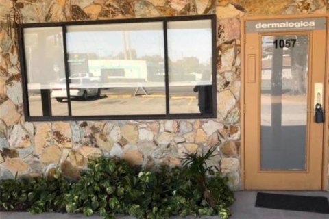 Commercial property in Titusville, Florida 40.41 sq.m. № 1906369 - photo 2