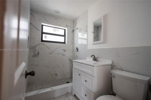 House in Fort Lauderdale, Florida 4 bedrooms, 159.79 sq.m. № 2064740 - photo 5