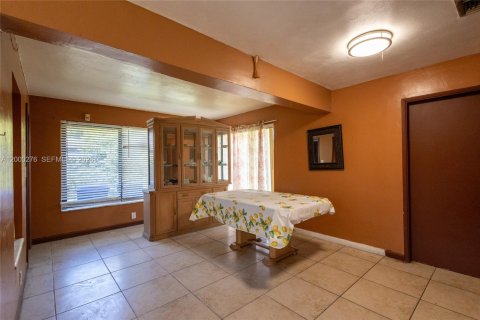 House in Fort Lauderdale, Florida 4 bedrooms, 159.79 sq.m. № 2064740 - photo 3