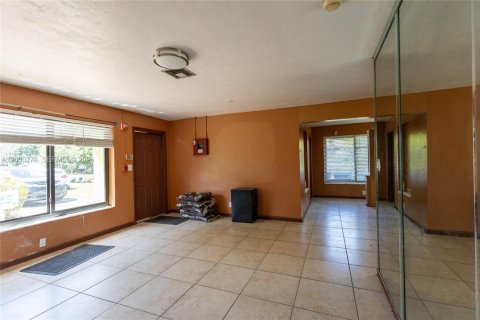 House in Fort Lauderdale, Florida 4 bedrooms, 159.79 sq.m. № 2064740 - photo 2