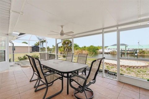 House in Port Charlotte, Florida 2 bedrooms, 140.65 sq.m. № 2155727 - photo 23