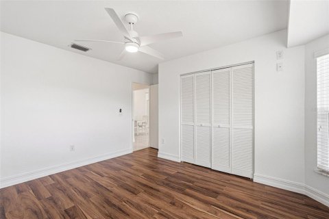 House in Port Charlotte, Florida 2 bedrooms, 140.65 sq.m. № 2155727 - photo 21