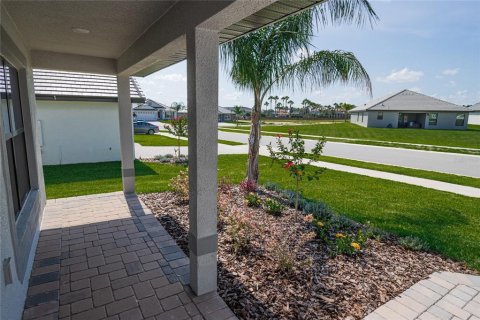 House in Auburndale, Florida 4 bedrooms, 204.38 sq.m. № 990674 - photo 5
