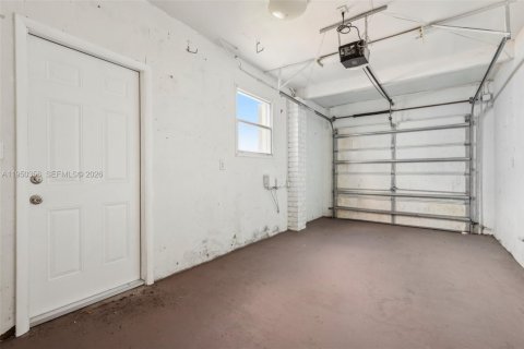 Купить виллу или дом в Лейк-Уорт, Флорида 2 спальни, 101.82м2, № 2006740 - фото 24