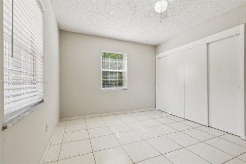 Купить виллу или дом в Лейк-Уорт, Флорида 2 спальни, 101.82м2, № 2006740 - фото 17