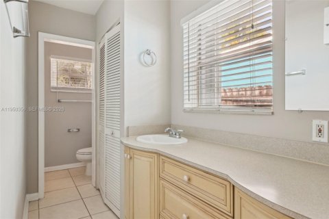 Купить виллу или дом в Лейк-Уорт, Флорида 2 спальни, 101.82м2, № 2006740 - фото 13