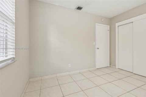 Купить виллу или дом в Лейк-Уорт, Флорида 2 спальни, 101.82м2, № 2006740 - фото 21