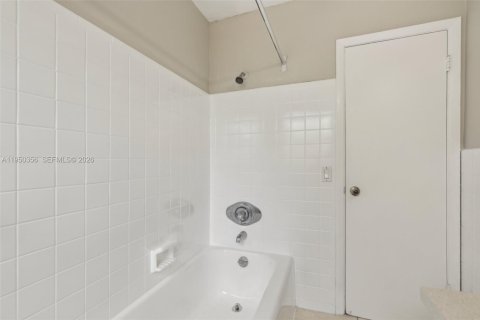 Купить виллу или дом в Лейк-Уорт, Флорида 2 спальни, 101.82м2, № 2006740 - фото 23