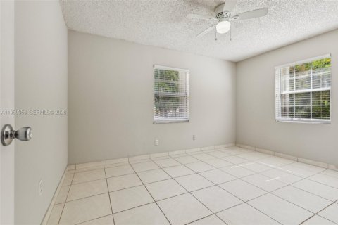 Купить виллу или дом в Лейк-Уорт, Флорида 2 спальни, 101.82м2, № 2006740 - фото 16