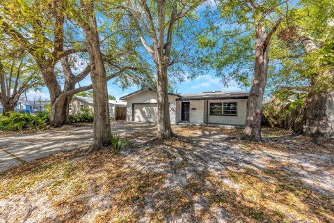 Casa en venta en Saint Petersburg, Florida, 2 dormitorios, 129.13 m2 № 1717236 - foto 2