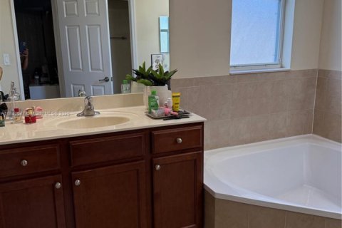 Купить виллу или дом в Майами, Флорида 4 спальни, 233.37м2, № 1957969 - фото 24