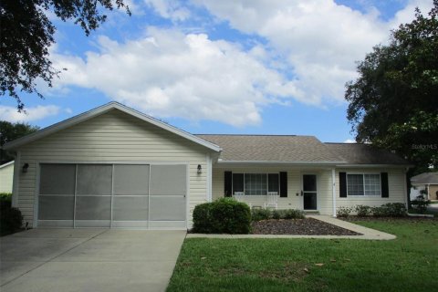 House in Dunnellon, Florida 2 bedrooms, 142.7 sq.m. № 1675296 - photo 1