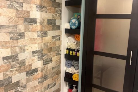 Купить кондоминиум в Холливуд, Флорида 2 спальни, 119.57м2, № 1977758 - фото 22