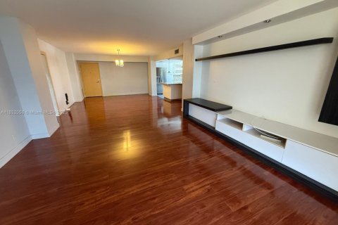 Купить кондоминиум в Холливуд, Флорида 2 спальни, 119.57м2, № 1977758 - фото 15