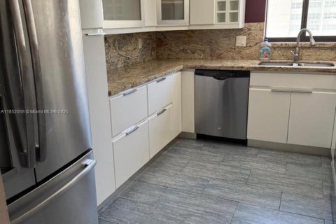 Купить кондоминиум в Холливуд, Флорида 2 спальни, 119.57м2, № 1977758 - фото 4