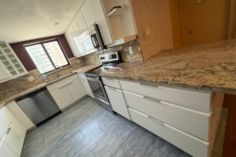 Купить кондоминиум в Холливуд, Флорида 2 спальни, 119.57м2, № 1977758 - фото 9