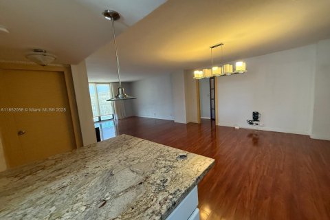 Купить кондоминиум в Холливуд, Флорида 2 спальни, 119.57м2, № 1977758 - фото 12