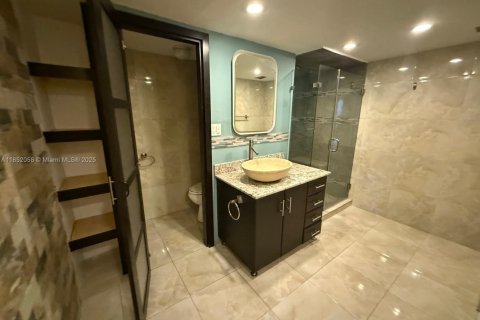 Купить кондоминиум в Холливуд, Флорида 2 спальни, 119.57м2, № 1977758 - фото 17