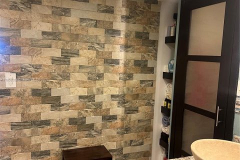 Купить кондоминиум в Холливуд, Флорида 2 спальни, 119.57м2, № 1977758 - фото 13