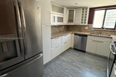 Купить кондоминиум в Холливуд, Флорида 2 спальни, 119.57м2, № 1977758 - фото 5