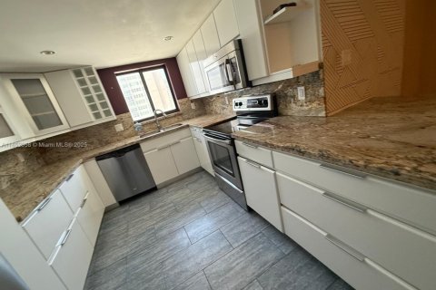 Купить кондоминиум в Холливуд, Флорида 2 спальни, 119.57м2, № 1977758 - фото 8