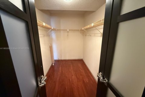 Купить кондоминиум в Холливуд, Флорида 2 спальни, 119.57м2, № 1977758 - фото 24