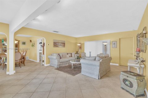 Casa en venta en Pembroke Pines, Florida, 3 dormitorios, 178.28 m2 № 1921720 - foto 11