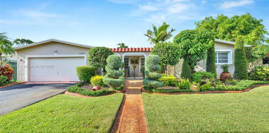 Villa ou maison à Pembroke Pines, Floride 3 chambres, 178.28 m2 № 1921720