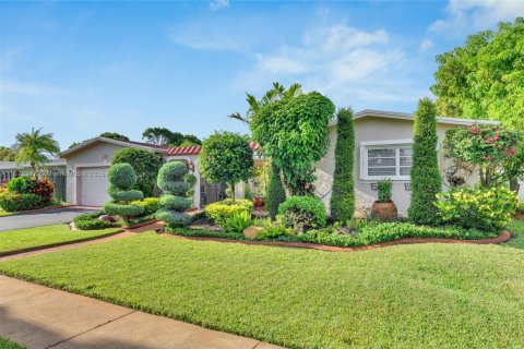 Casa en venta en Pembroke Pines, Florida, 3 dormitorios, 178.28 m2 № 1921720 - foto 3