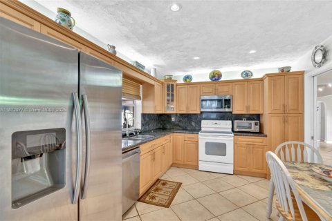 Casa en venta en Pembroke Pines, Florida, 3 dormitorios, 178.28 m2 № 1921720 - foto 7