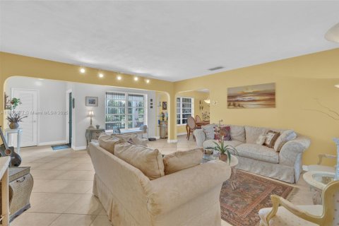 Casa en venta en Pembroke Pines, Florida, 3 dormitorios, 178.28 m2 № 1921720 - foto 12
