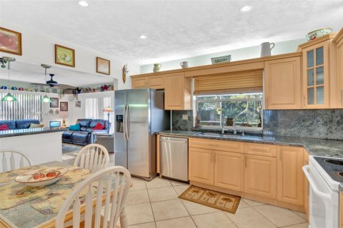 Casa en venta en Pembroke Pines, Florida, 3 dormitorios, 178.28 m2 № 1921720 - foto 6