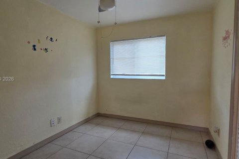 Villa ou maison à louer à Hollywood, Floride: 3 chambres, 112.41 m2 № 2075201 - photo 15